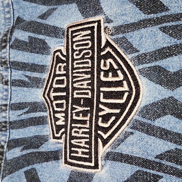 HARLEY DAVIDSON EMBROIDERED SILVER RAW-EDGE TRIBAL LOGO SNAP-BUTTON DENIM SHIRT - Picture 12 of 16
